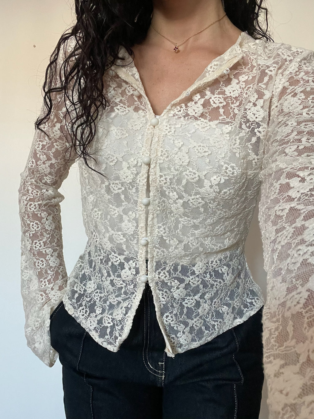 Camisa renda com botões