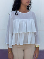 Blusa branca folhos