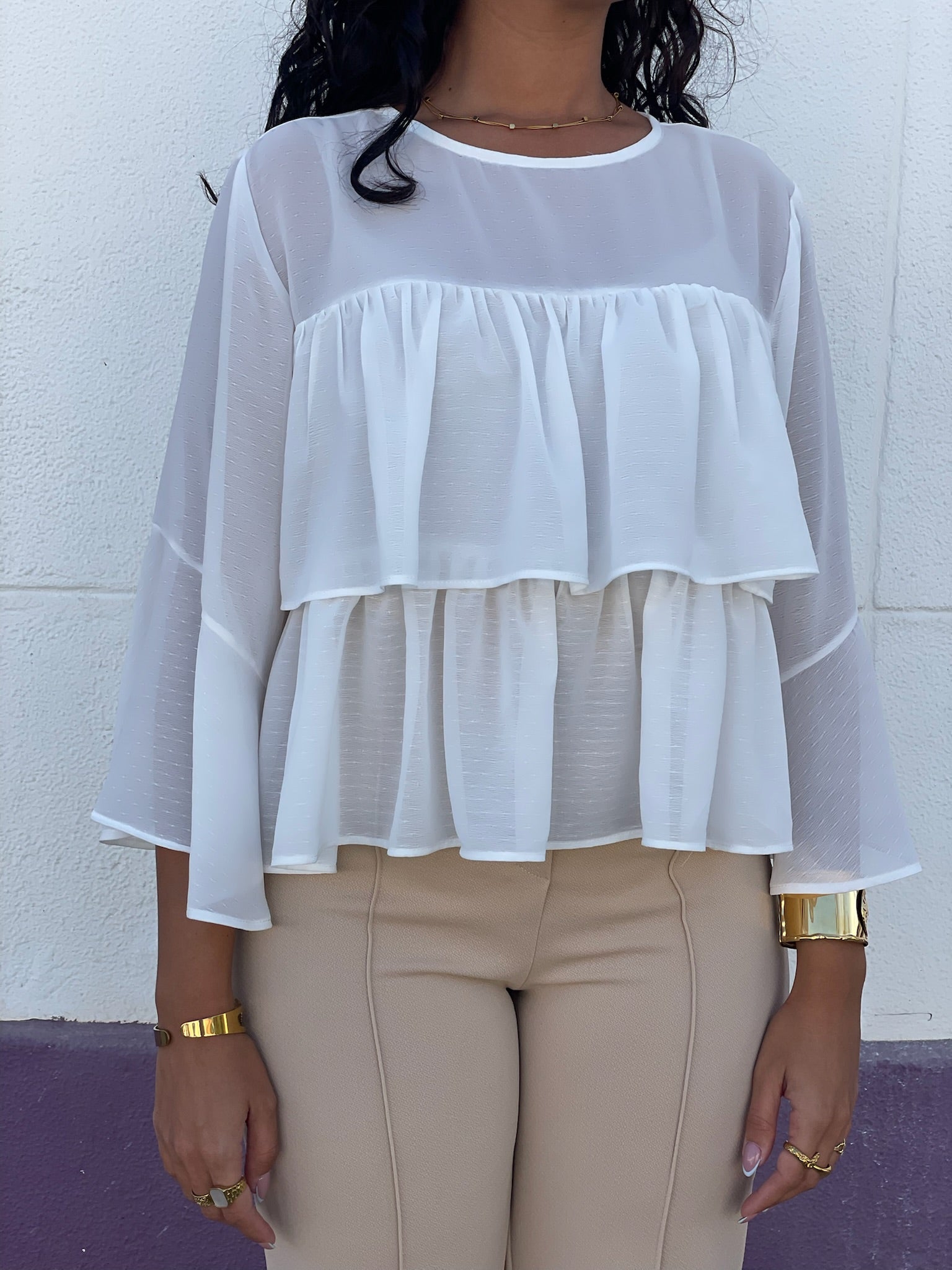Blusa branca folhos