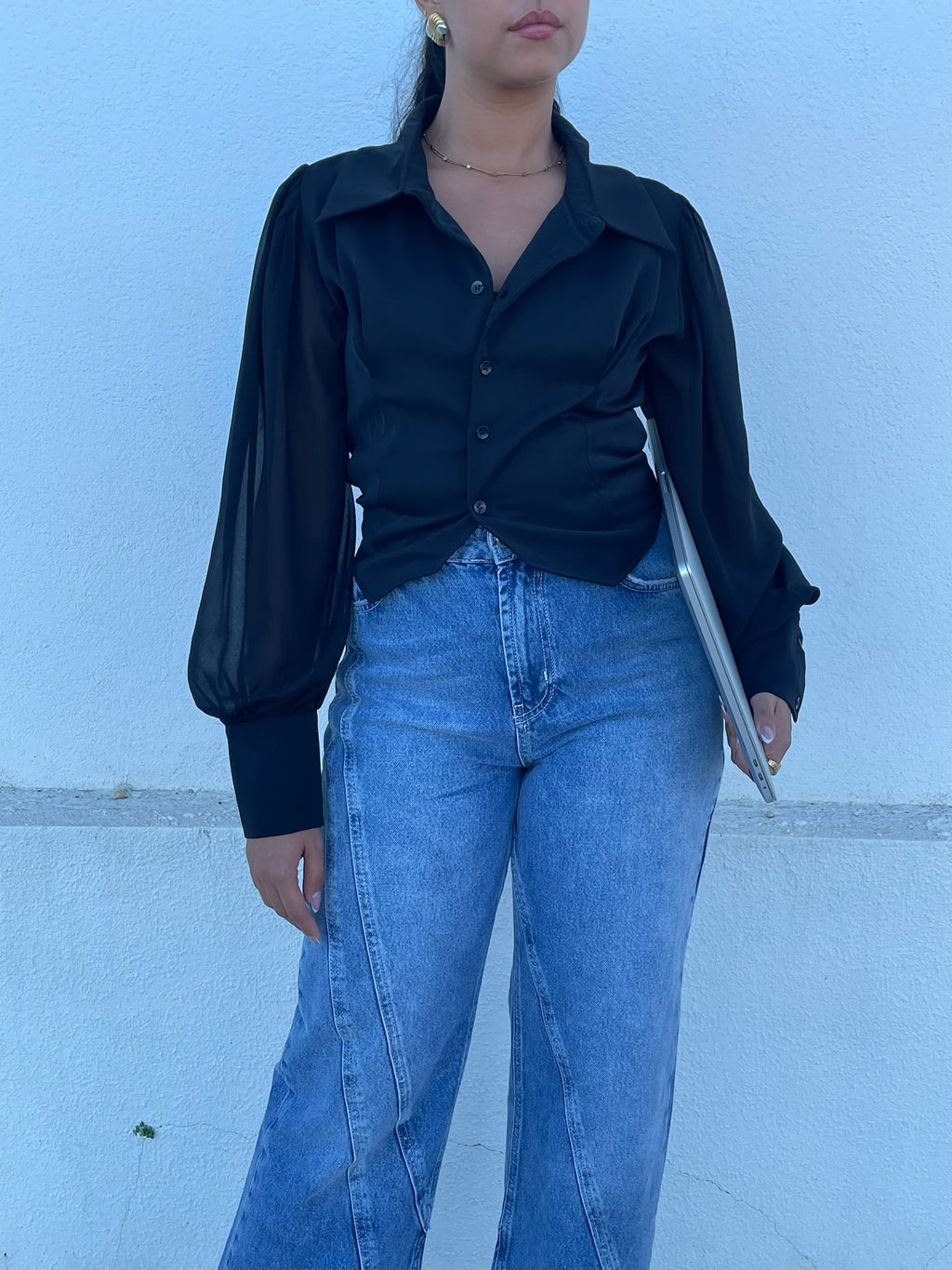 Camisa preta mangas transparentes