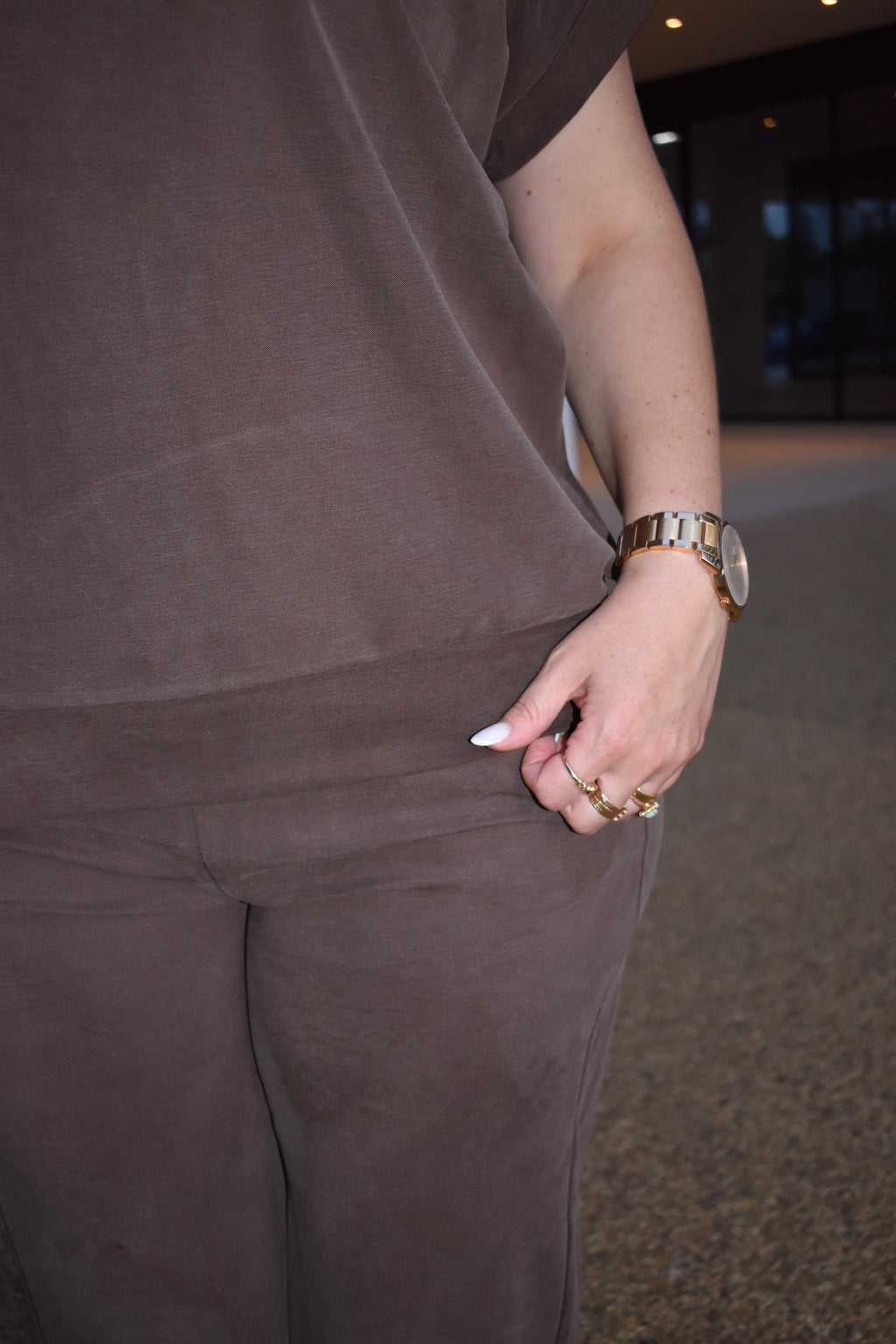 Conjunto castanho