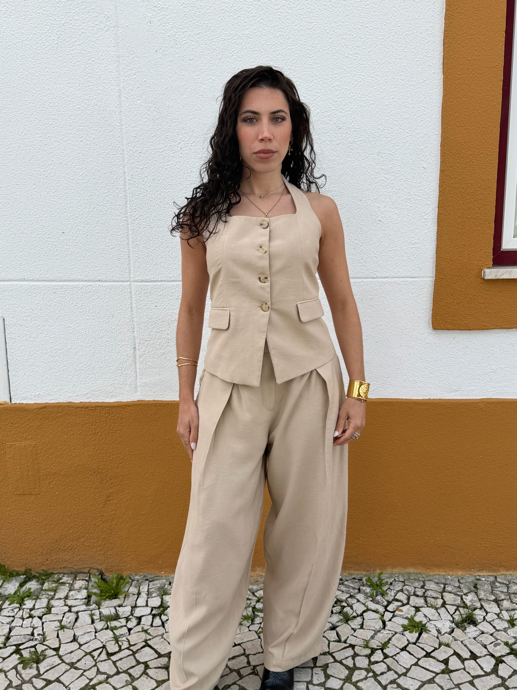 Conjunto pantalona e top bege