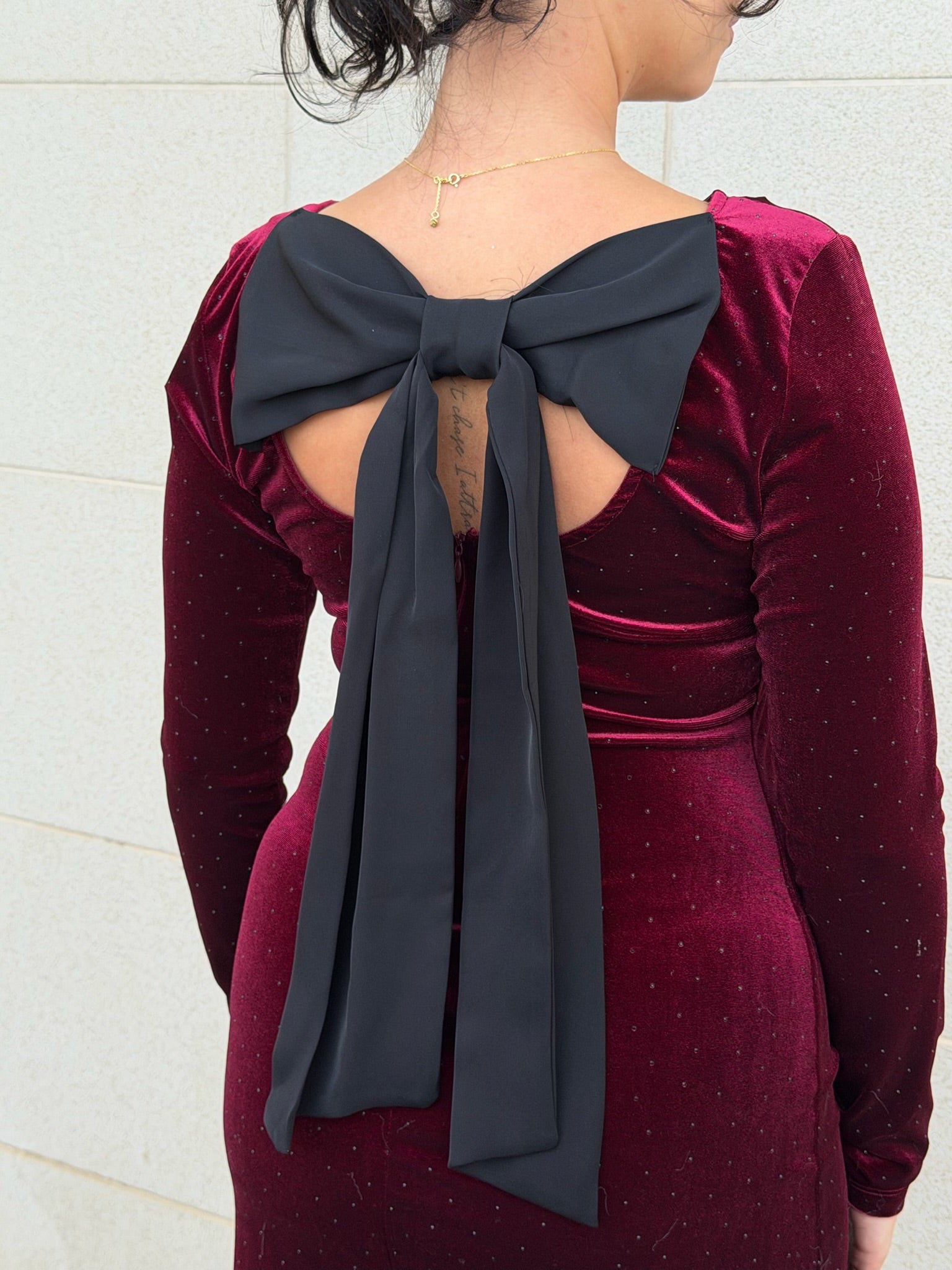 Vestido veludo bordô com laço