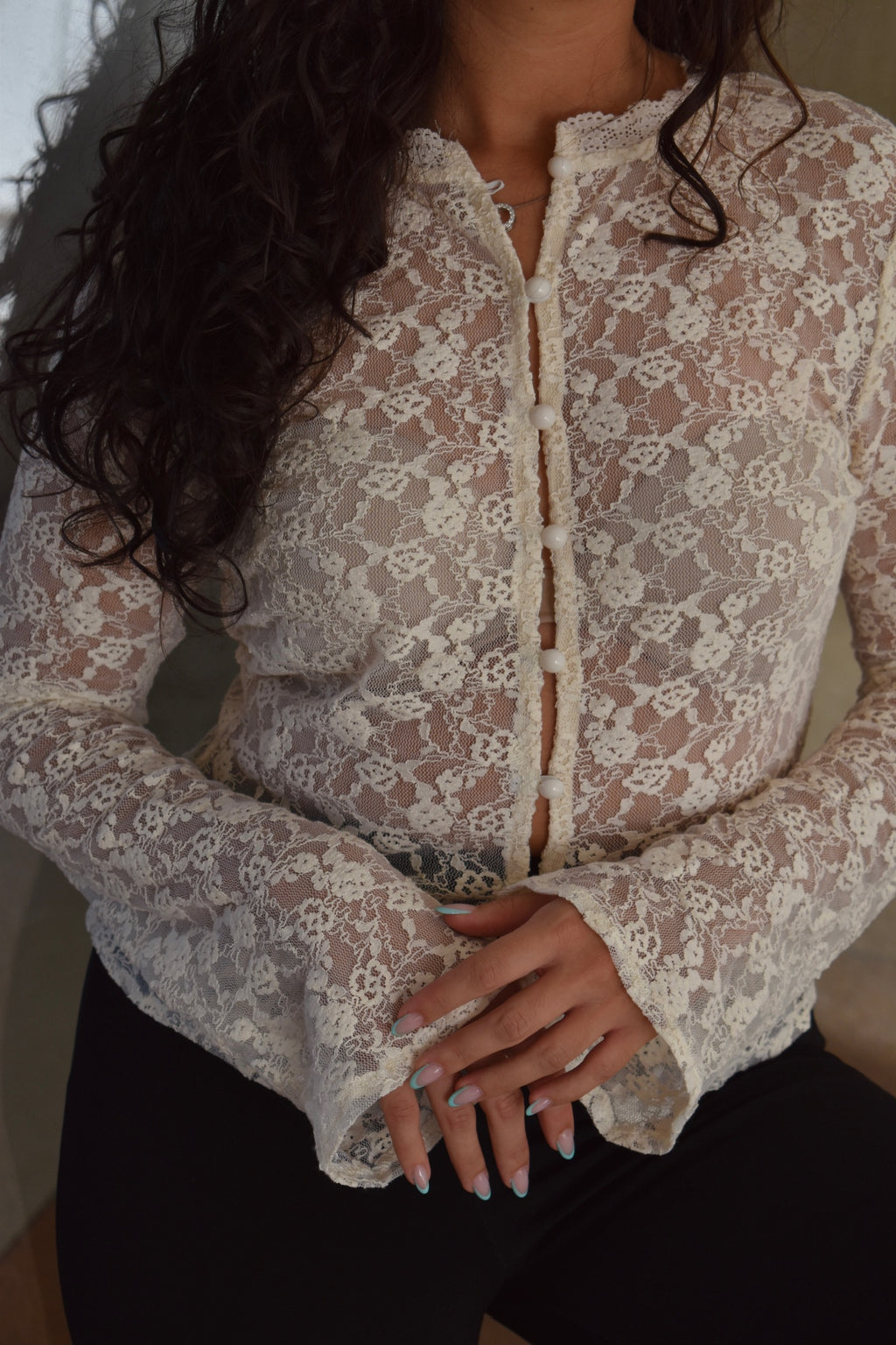 Camisa renda com botões