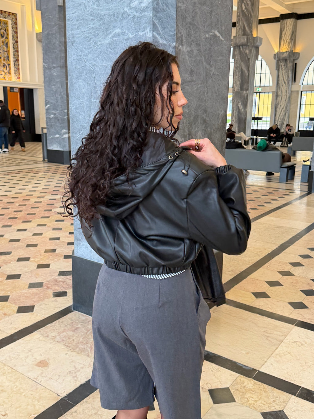 Bomber napa preto