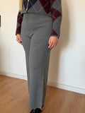 Calça pantalona de malha grossa