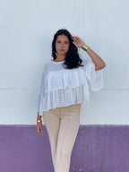 Blusa branca folhos