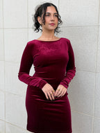 Vestido veludo bordô com laço