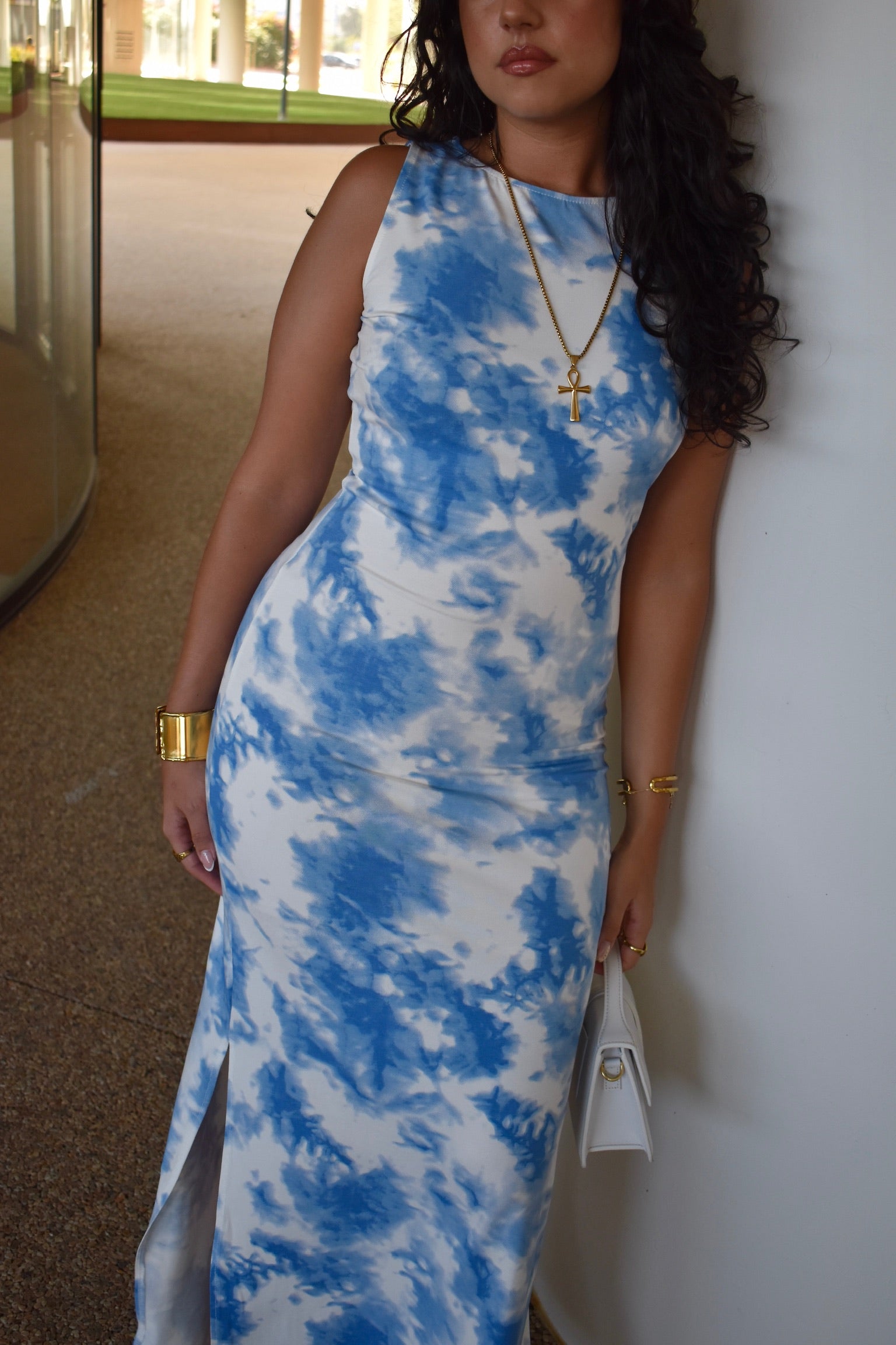 Vestido estampado azul e branco