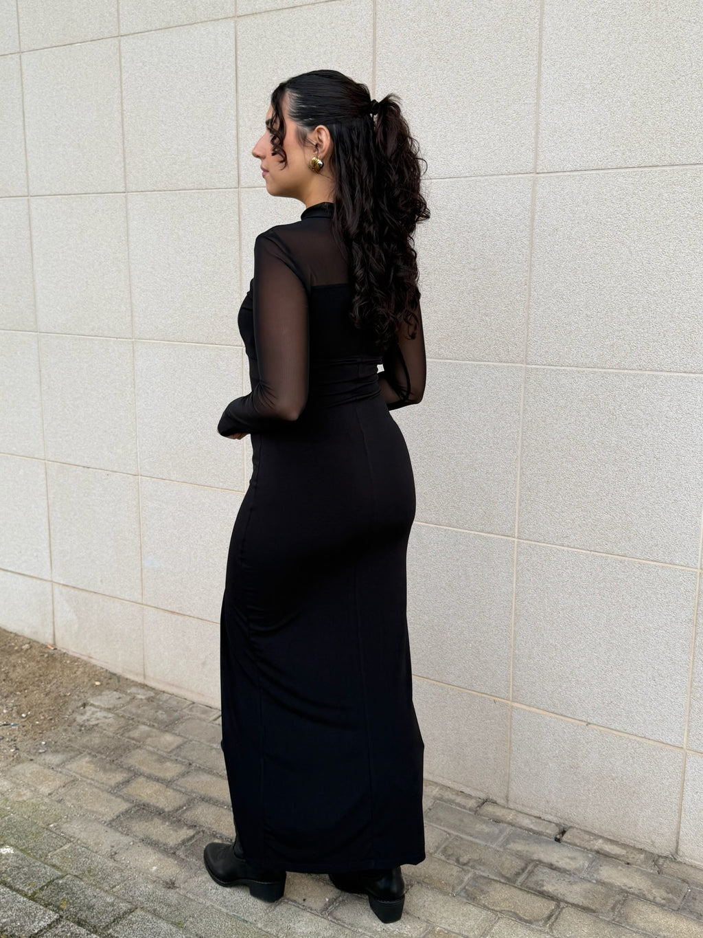 Vestido preto transparência mangas