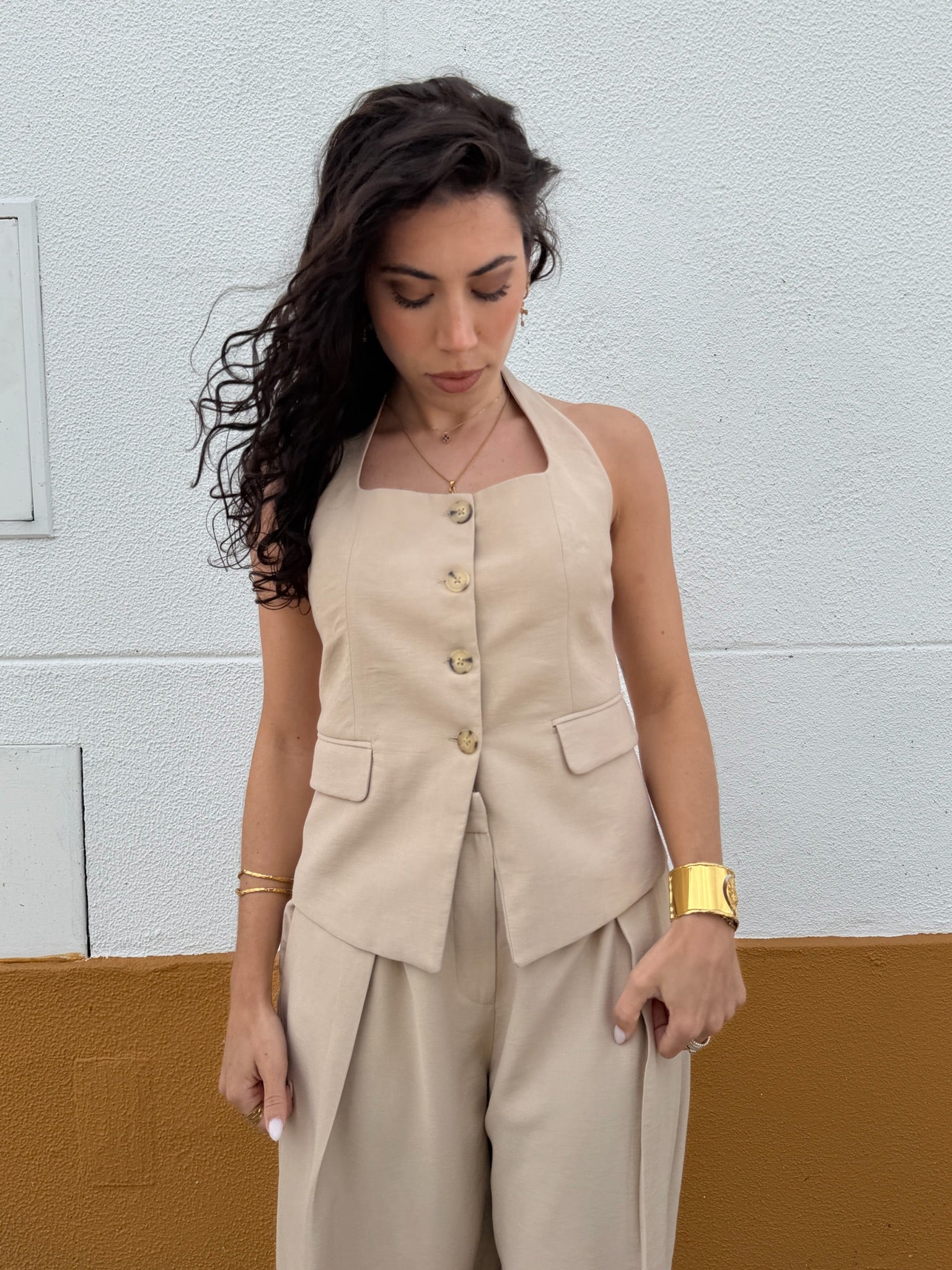 Conjunto pantalona e top bege