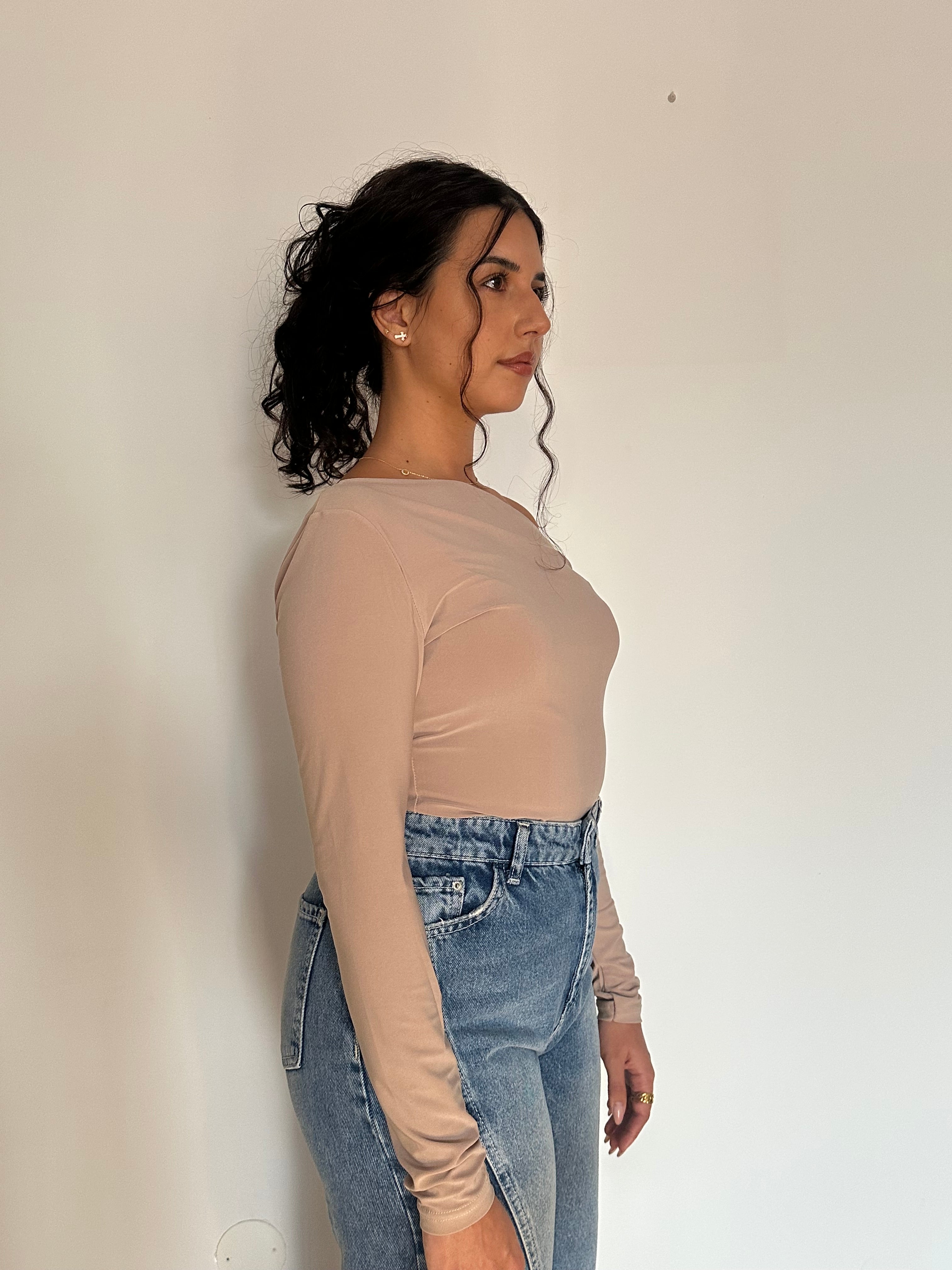 Blusa corte assimétrico