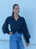 Camisa preta mangas transparentes