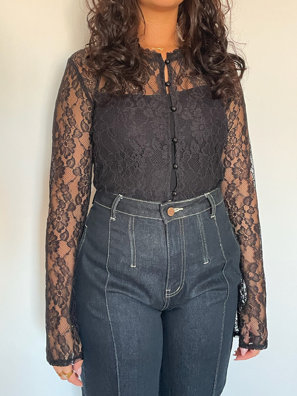 Camisa renda com botões