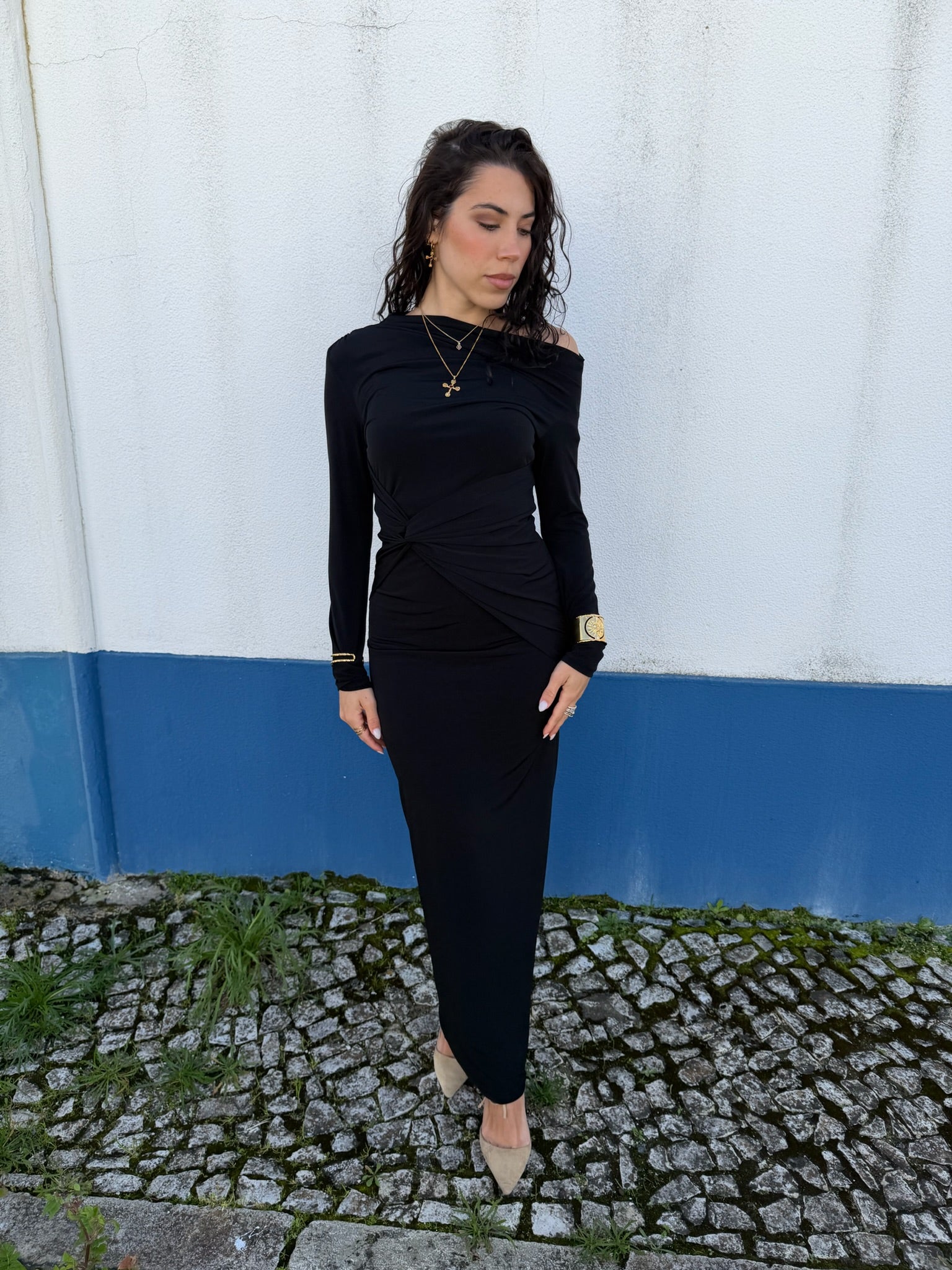 Vestido preto faixa cintura