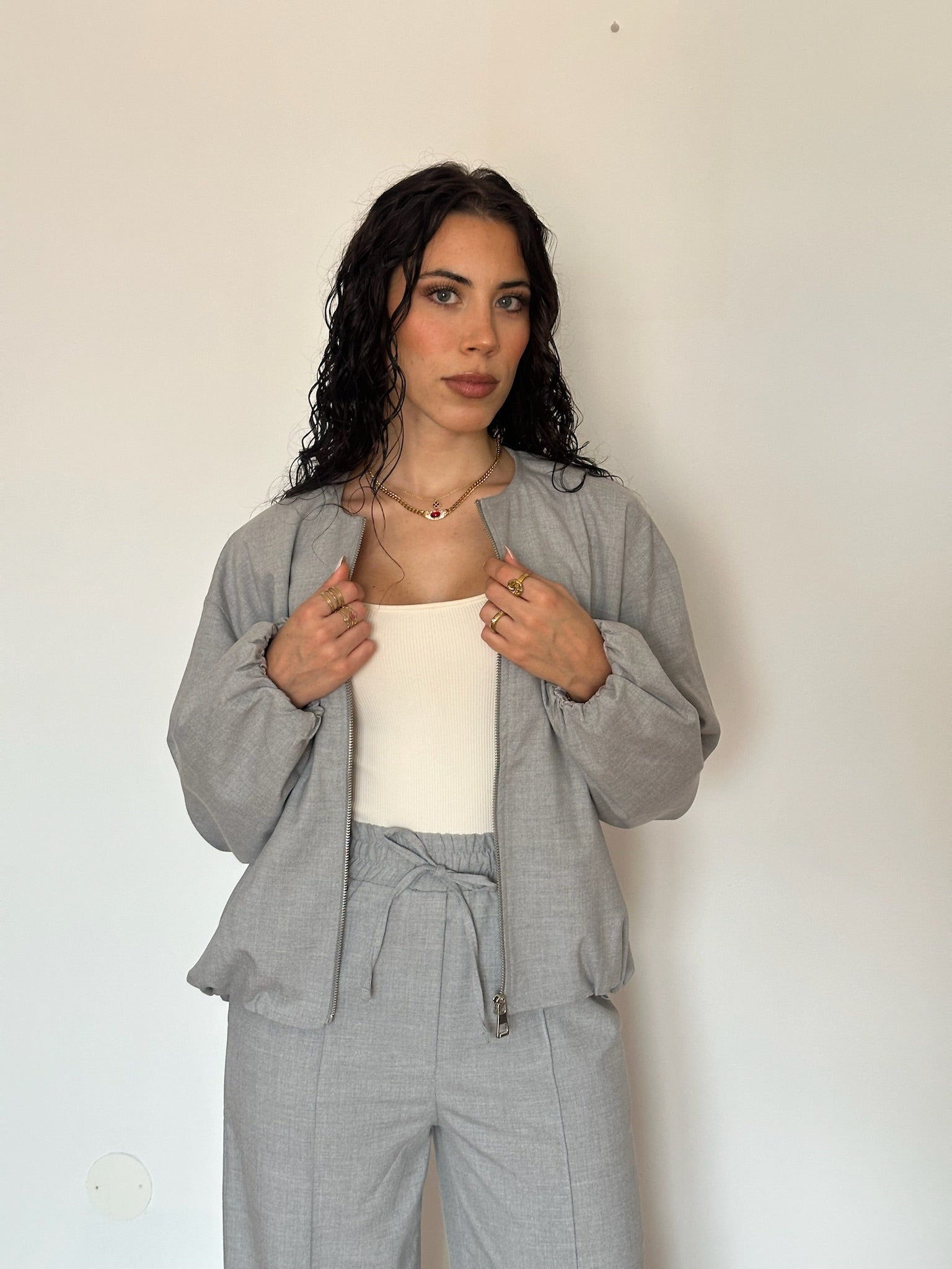 Conjunto cinza